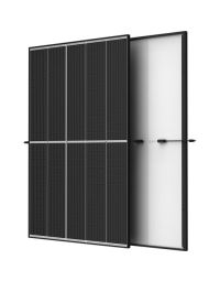 Vertex S+ - 415 Watt, Monokristallines Doppelglas-Photovoltaik-Modul mit schwarzem Rahmen und weißer Rückseite.